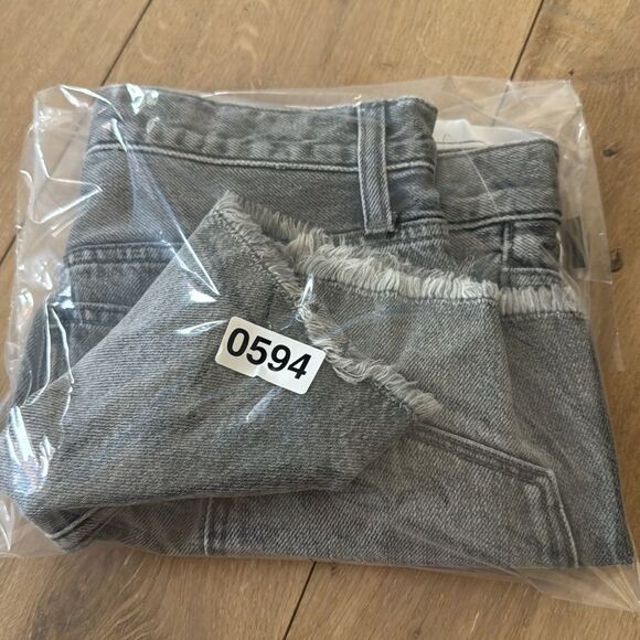 Joe's Jean Shorts Gray Denim Size 26 Distressed Length Emmy - Picture 5 of 5